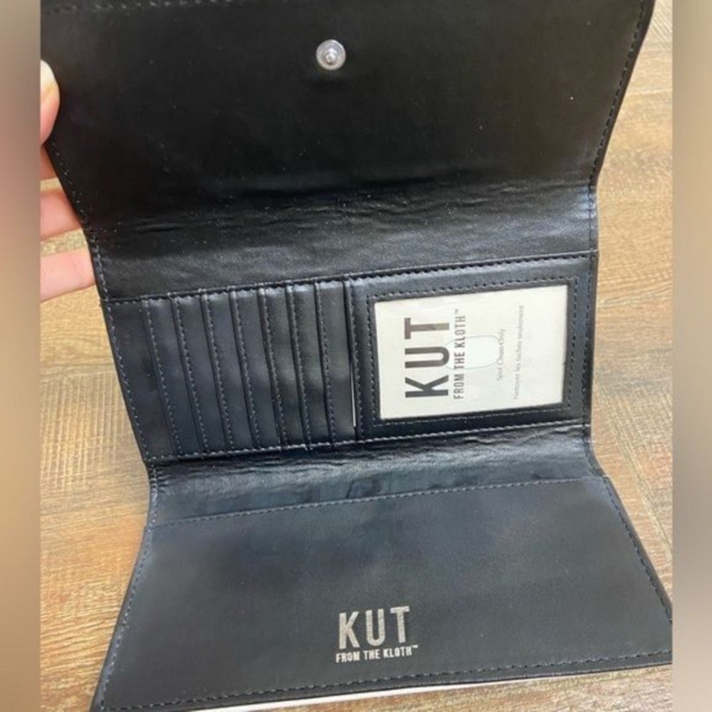 Kut from the kloth Striped Women's Wallet NWT - Picture 4 of 4